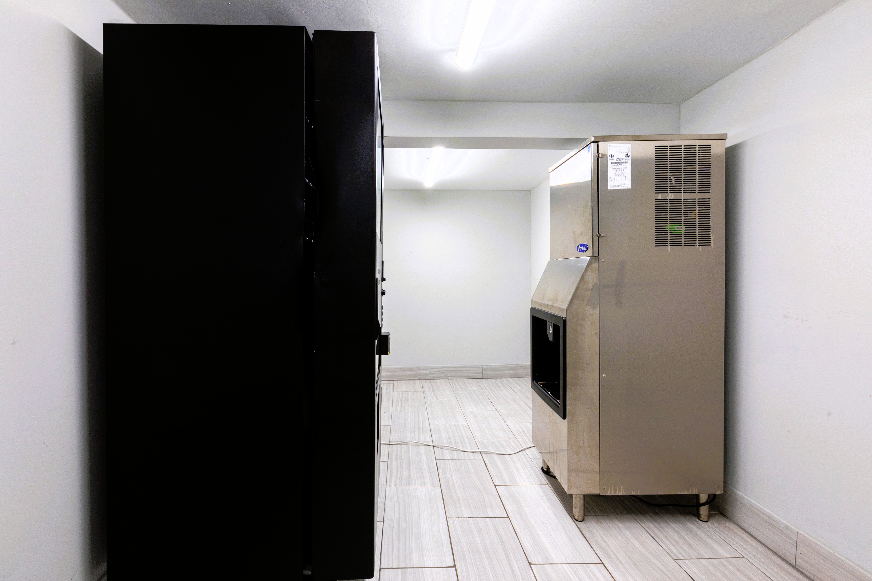 Ice & Vending Machines at Hotel Weston Atlanta