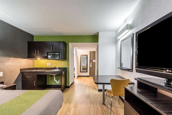 Royal Inn Indianapolis gallery main photo